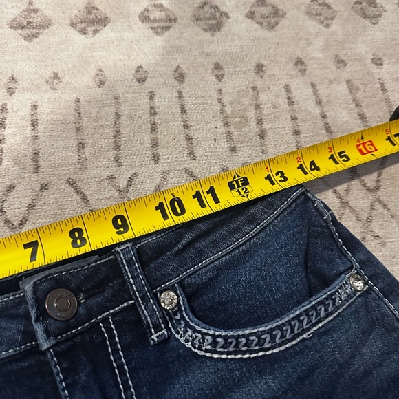 SHYANNE WOMEN'S DARK WASH MID‎ RISE DENIM SHORTS size 28 - Picture 6 of 7